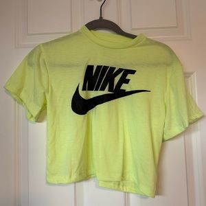 Cropped Nike T shirt size xs
